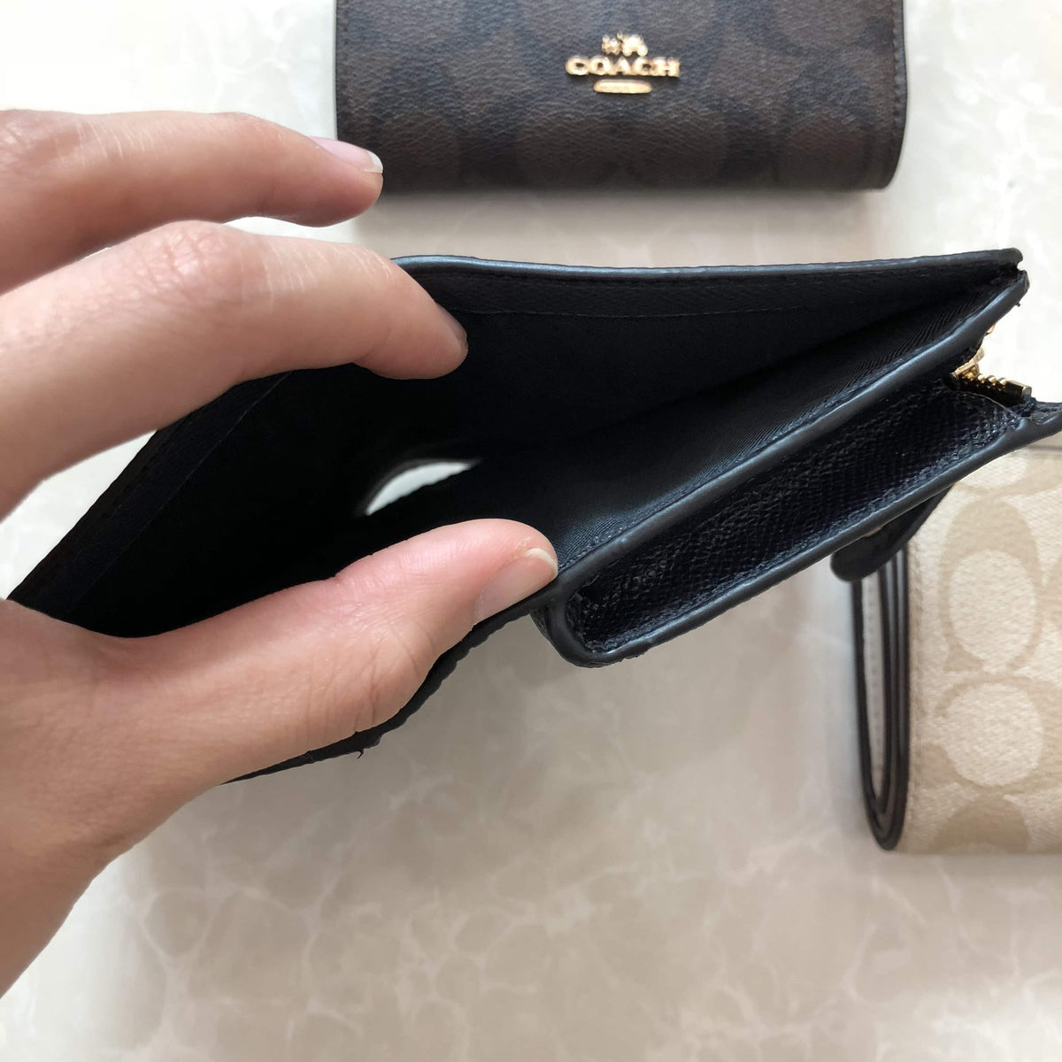 COACH CROSSGRAIN MEDIUM CORNER ZIP WALLET - LovelyMadness Clothing Malaysia