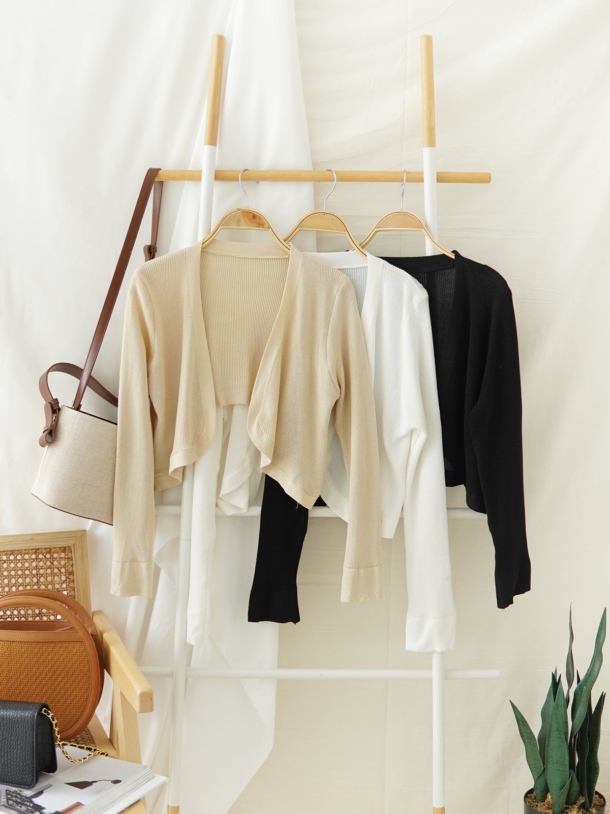 LEXA CROPPED CARDIGAN - LovelyMadness Clothing Malaysia