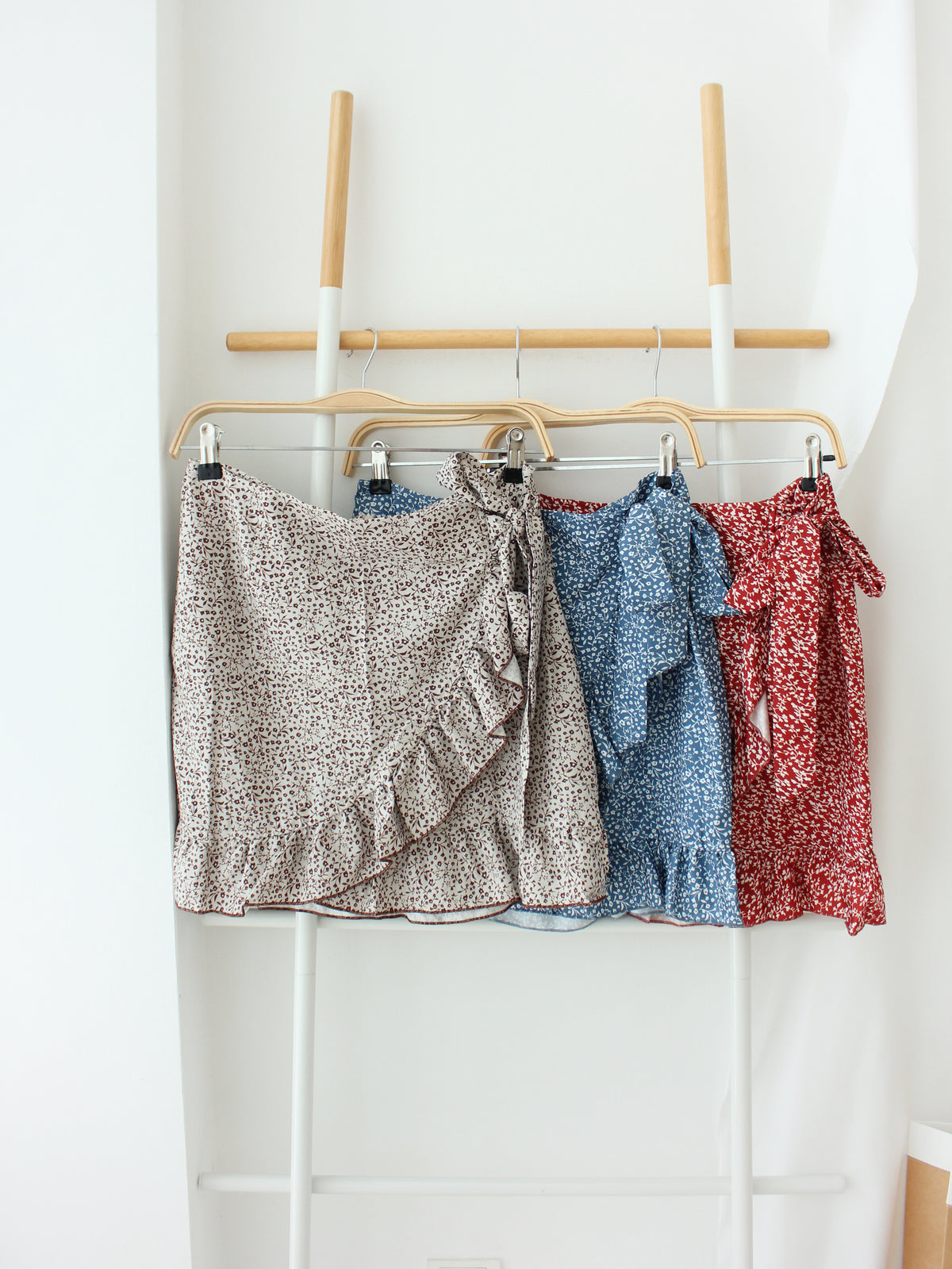 BETTA FLORAL WRAP SKIRT - LovelyMadness Clothing Malaysia