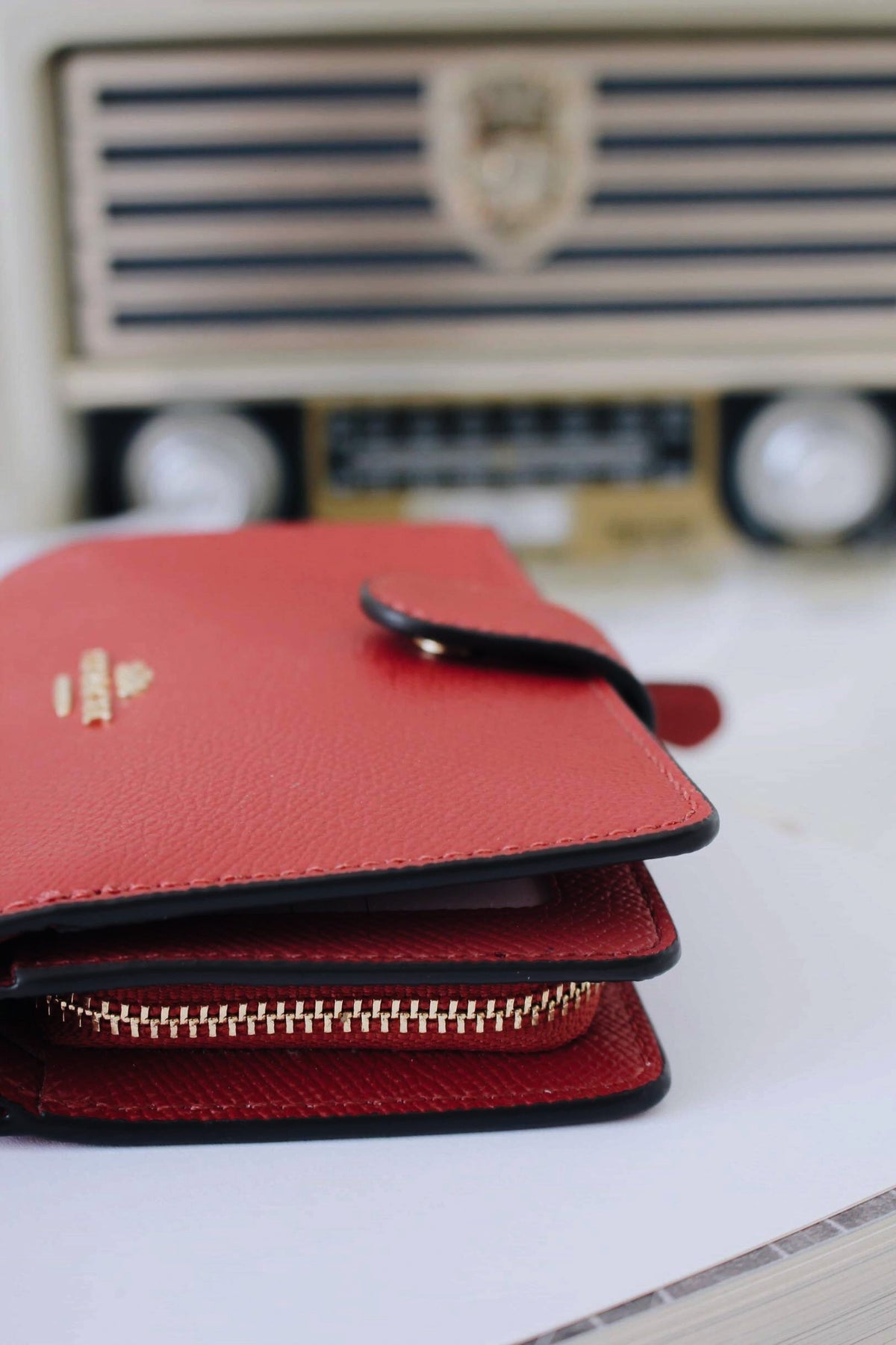 COACH CROSSGRAIN MEDIUM CORNER ZIP WALLET - LovelyMadness Clothing Malaysia