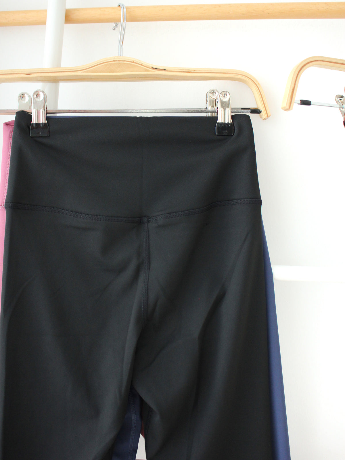 PENNY YOGA CROP LEGGINGS - LovelyMadness Clothing Malaysia