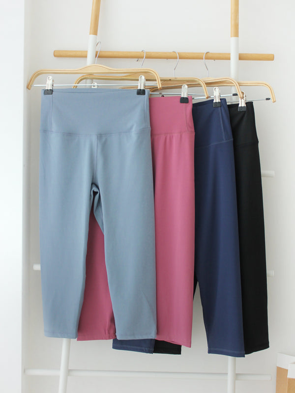 PENNY YOGA CROP LEGGINGS - LovelyMadness Clothing Malaysia