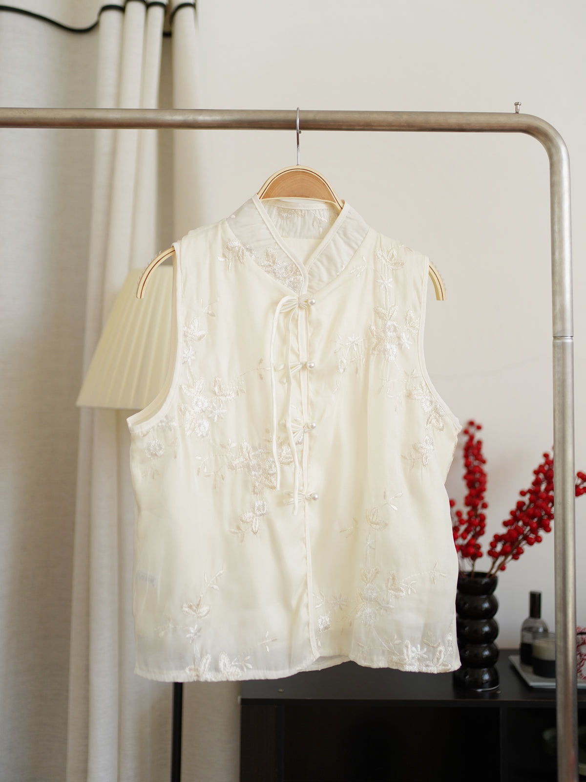 QIAN Embroidery Vest Top