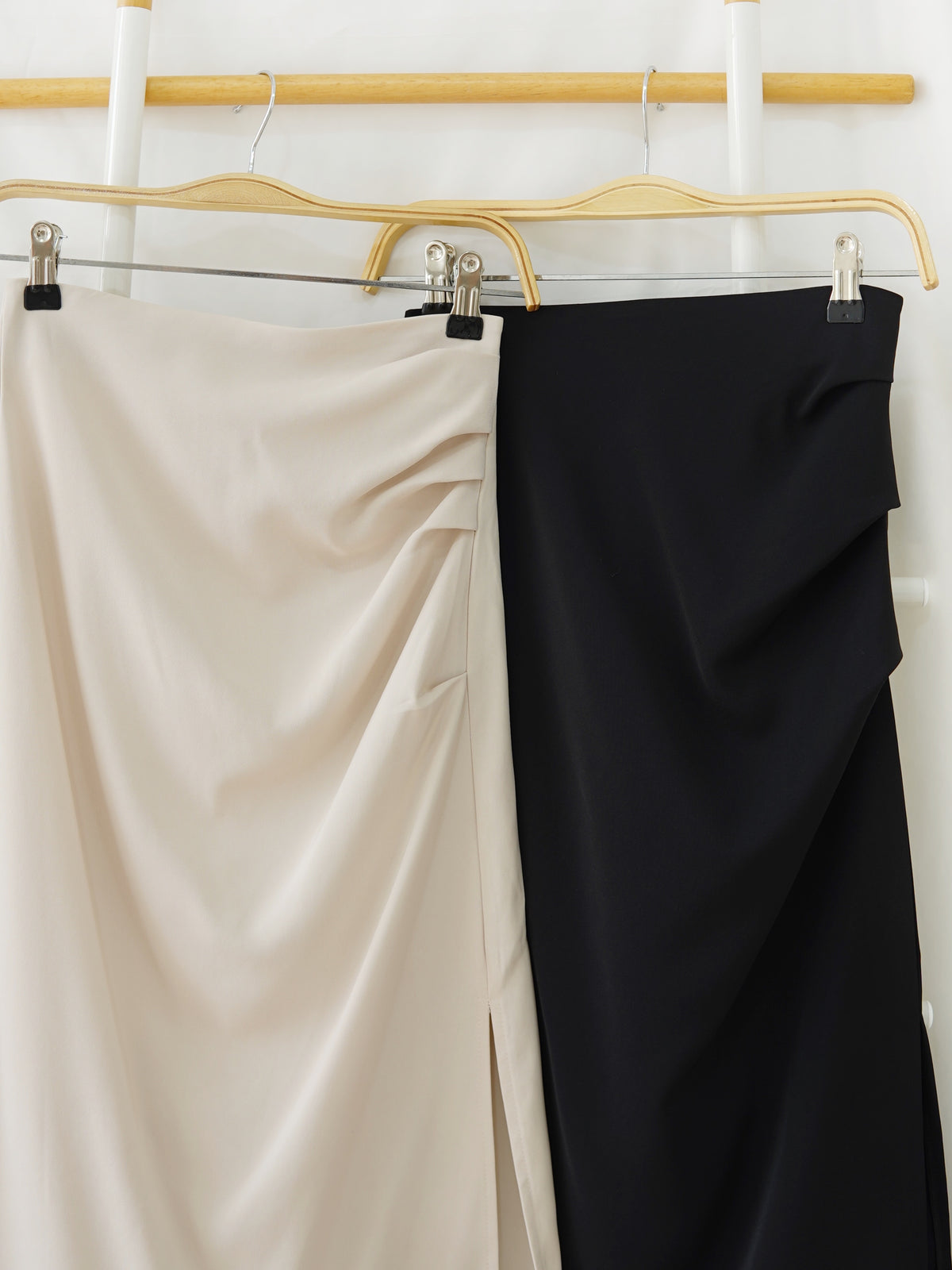 RACHEL PENCIL MIDI SKIRT