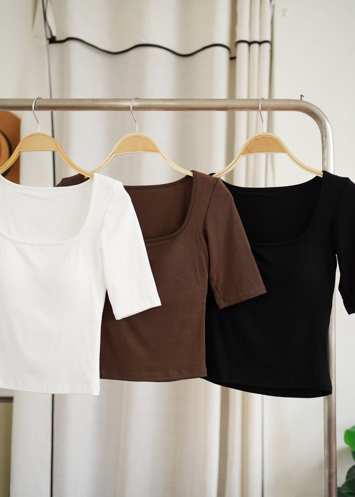 Yura Padded Quarter Sleeve Top