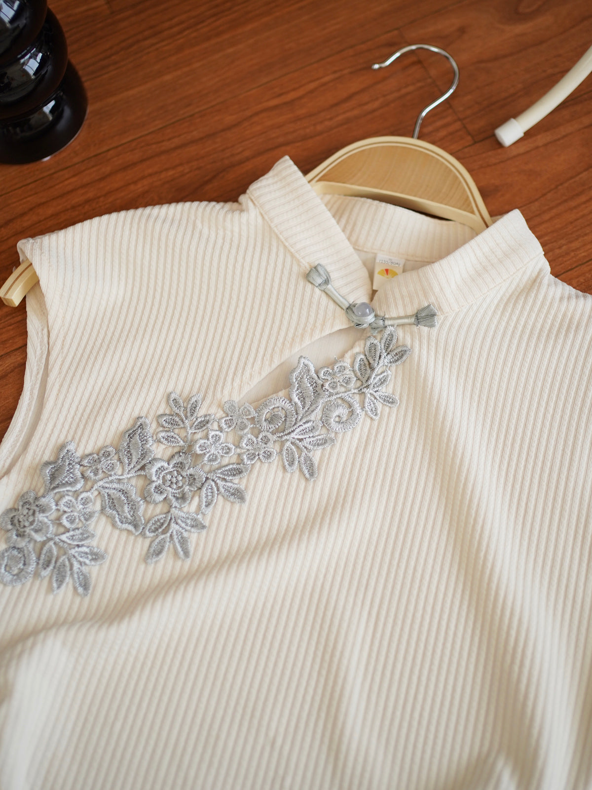 ER Ivory Mandarin Collar Top