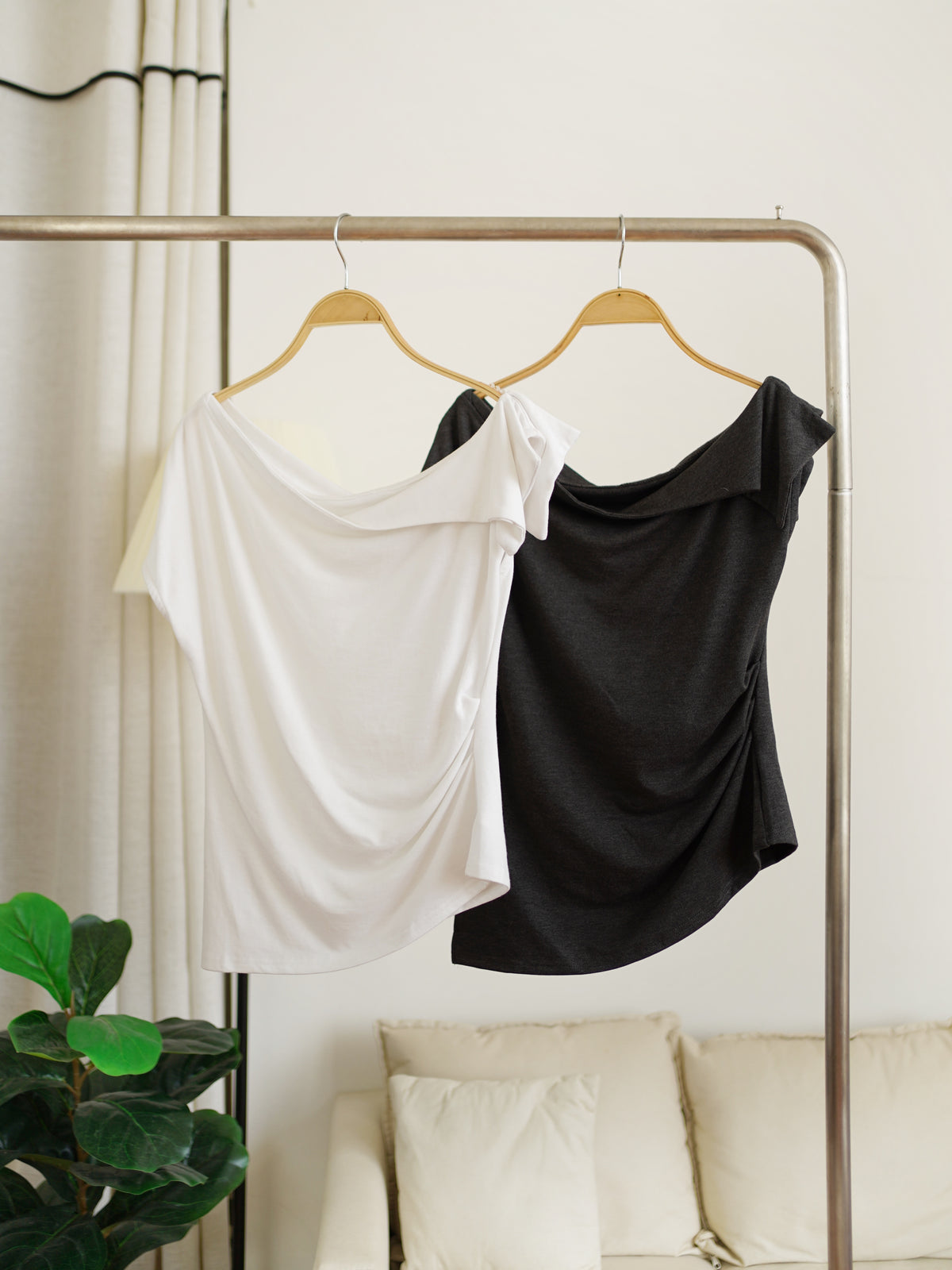 Teanna Oblique Top (FIT M - L SIZE)