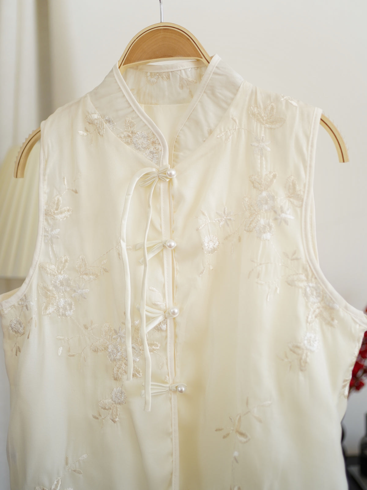 QIAN Embroidery Vest Top