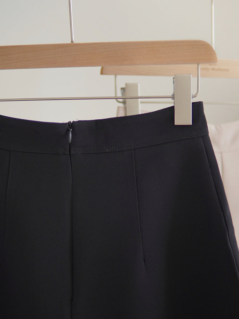 [LM.made] Laylia Tailored A-line Shorts