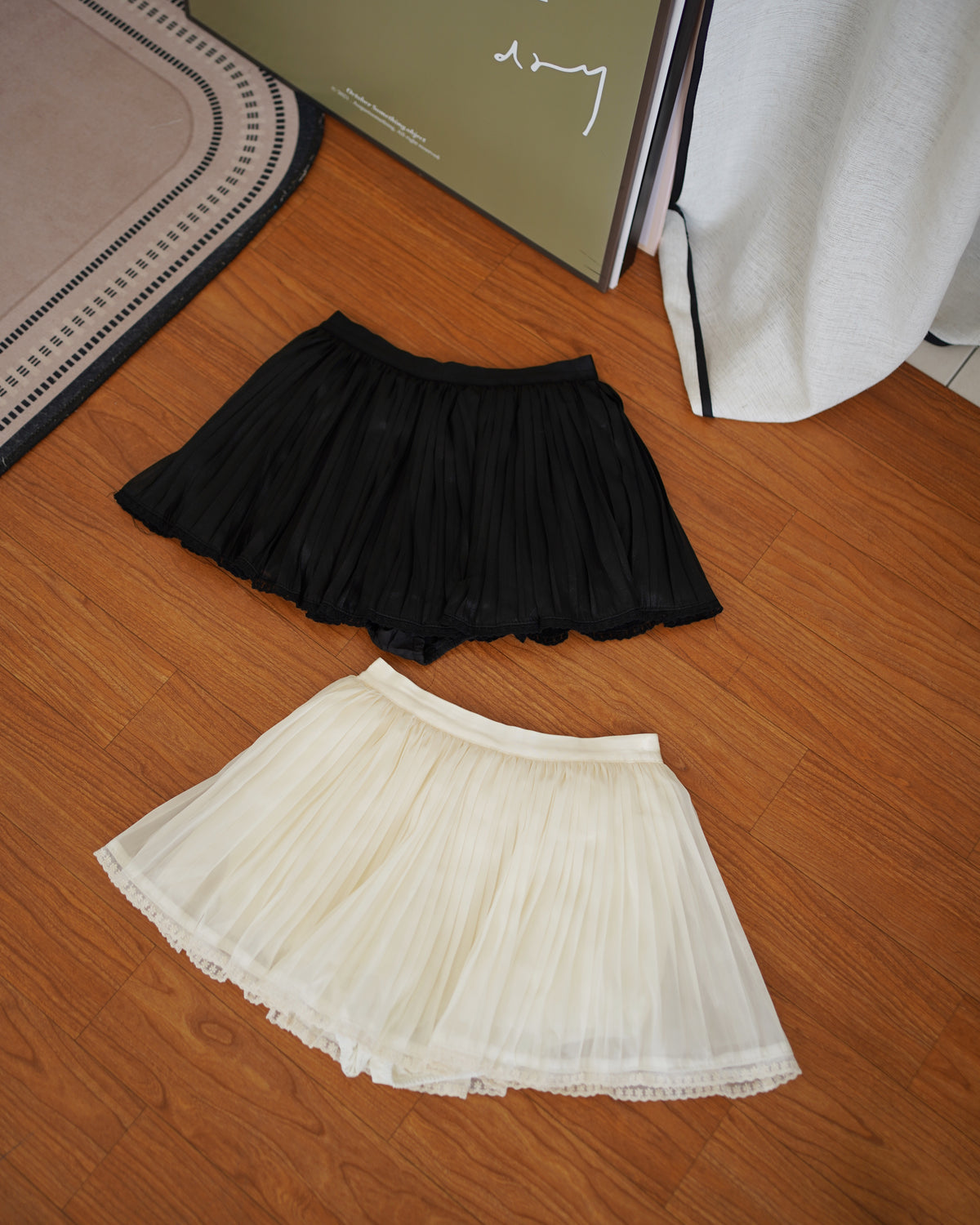 Mesh Pleat Skirt
