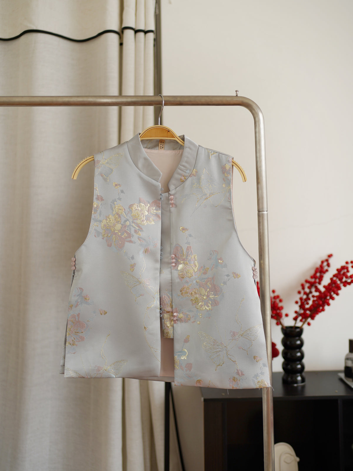 Rui Oriental Vest (Including Inner Tank)