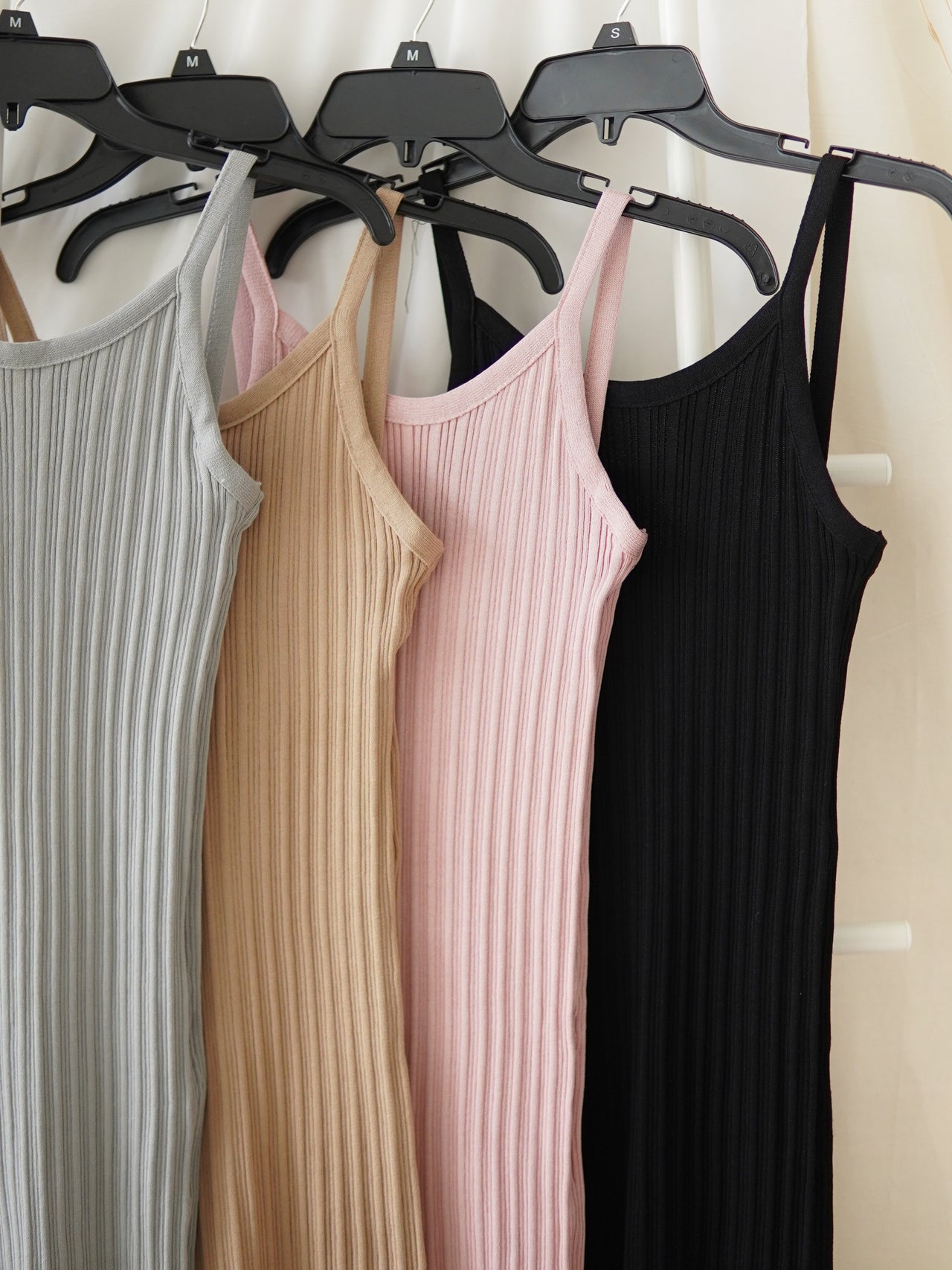 RIBBED KNIT BODYCON DRESS