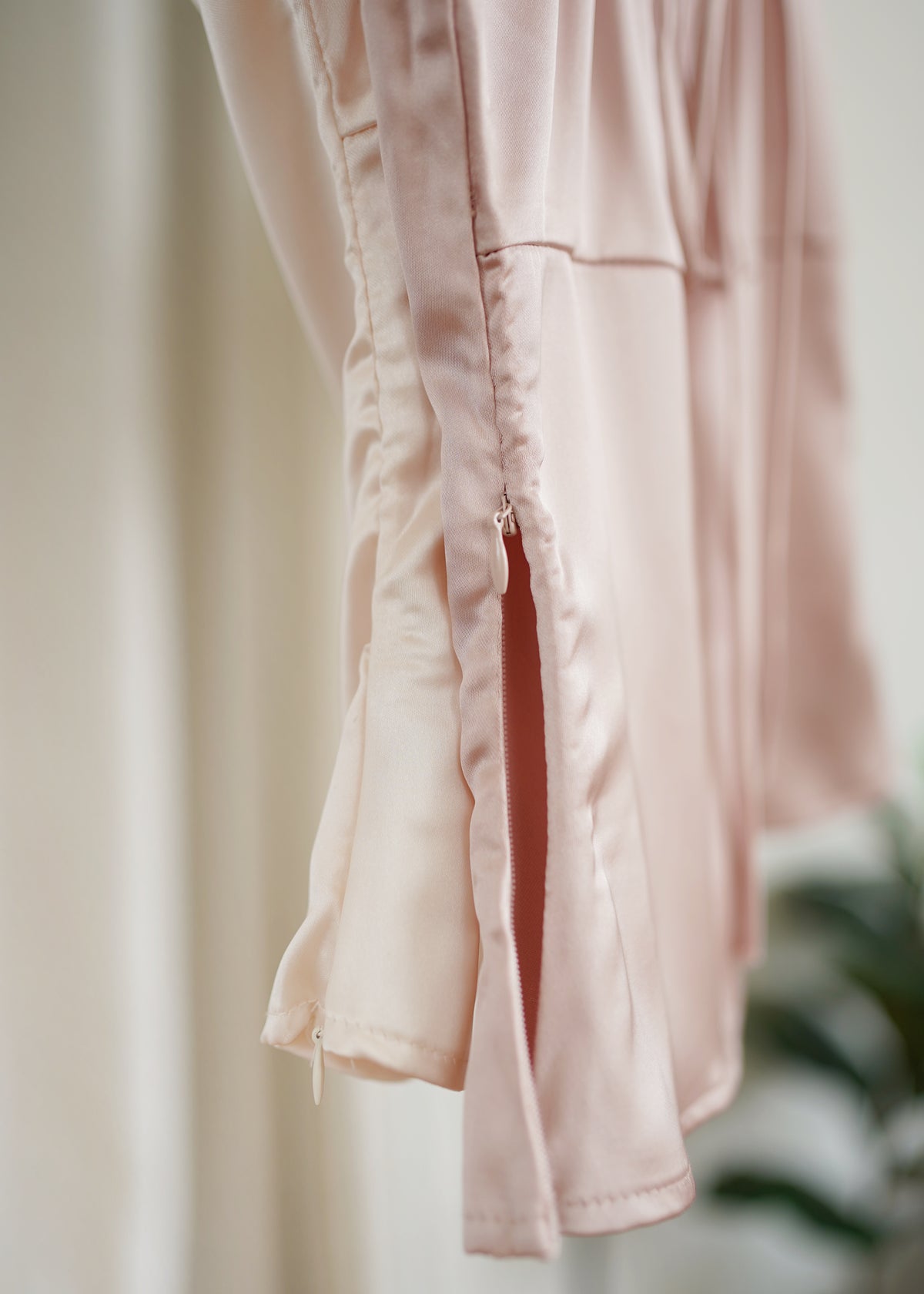 Anna Satin Glow Top