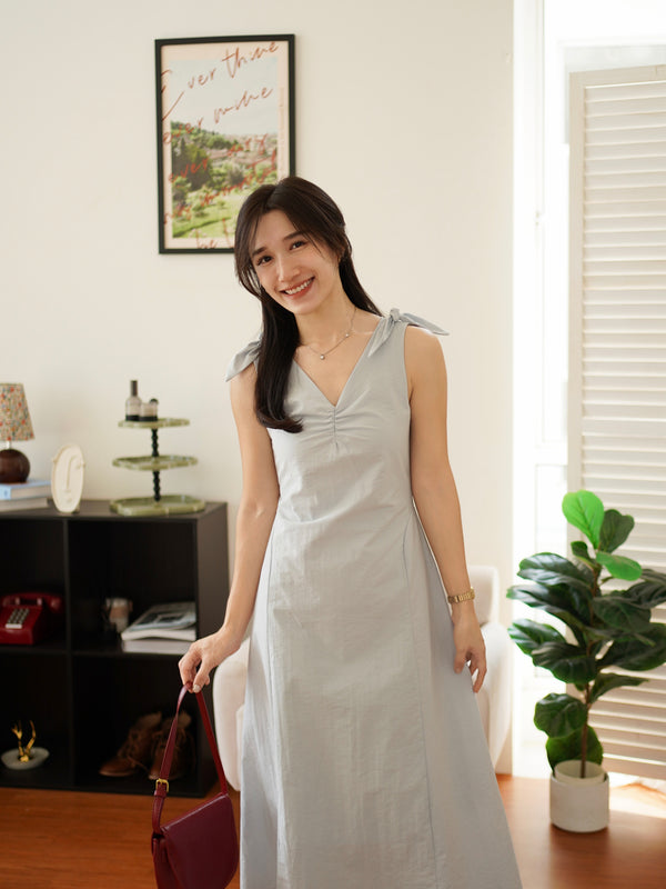Laura Ribbon V Dress