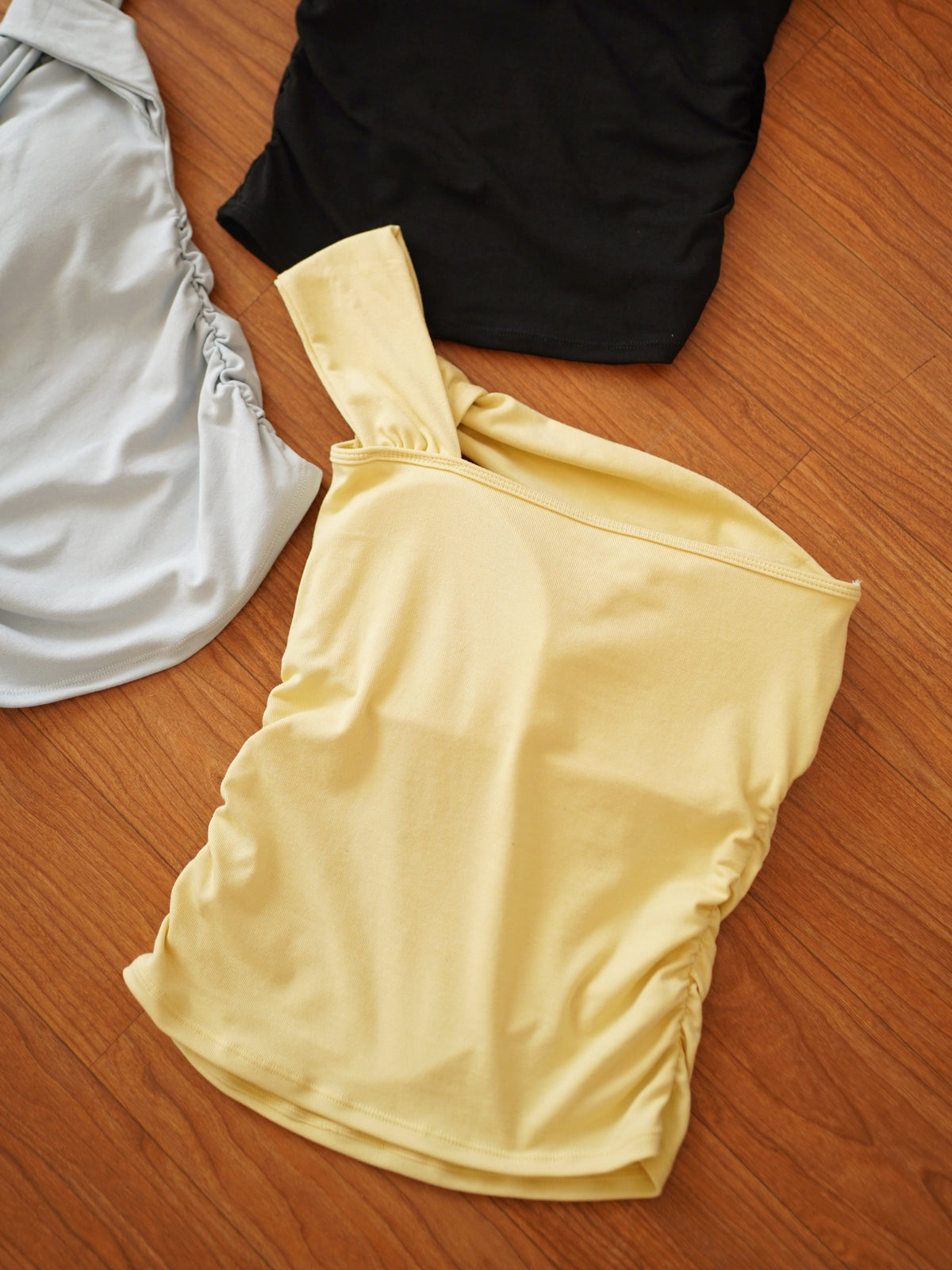 Anisa Twisted Padded Top