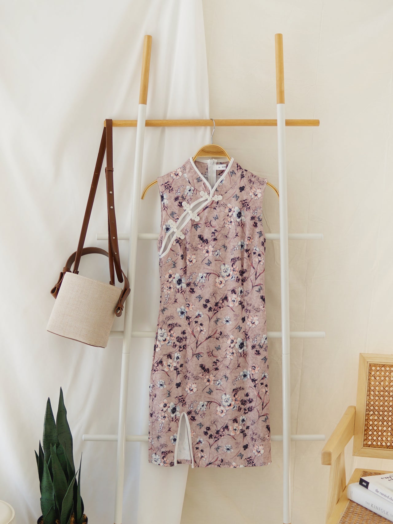 HUA LACE FLORAL CHEONGSAM