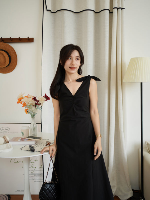 Laura Ribbon V Dress - LovelyMadness Clothing Malaysia