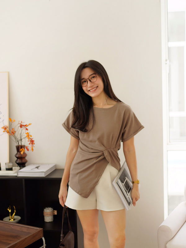 Cassandra Knot Top