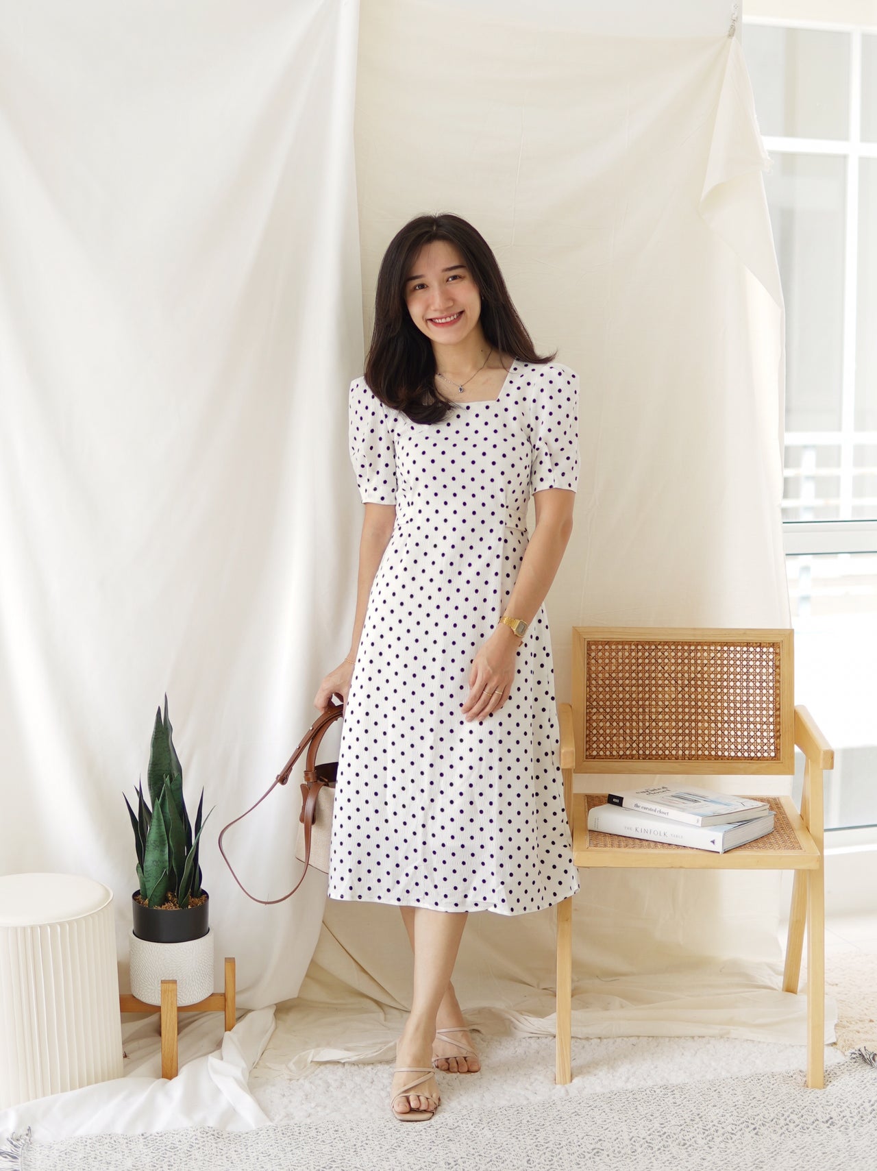 WHITE POLKADOTS SQUARE DRESS