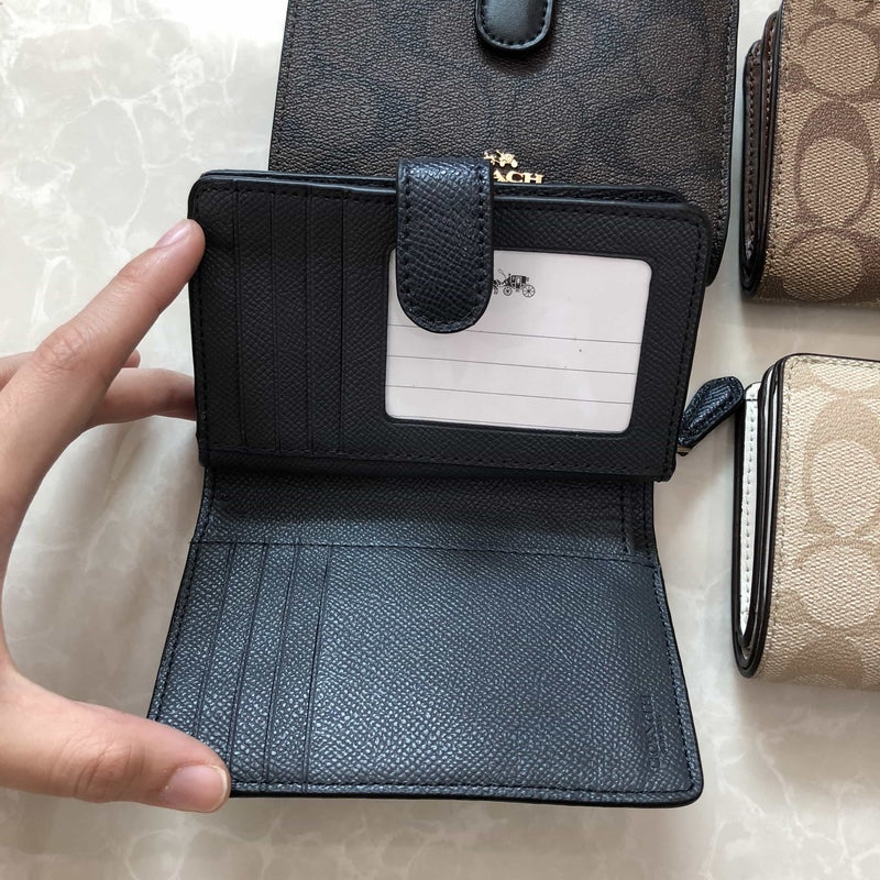 COACH CROSSGRAIN MEDIUM CORNER ZIP WALLET - LovelyMadness Clothing Malaysia