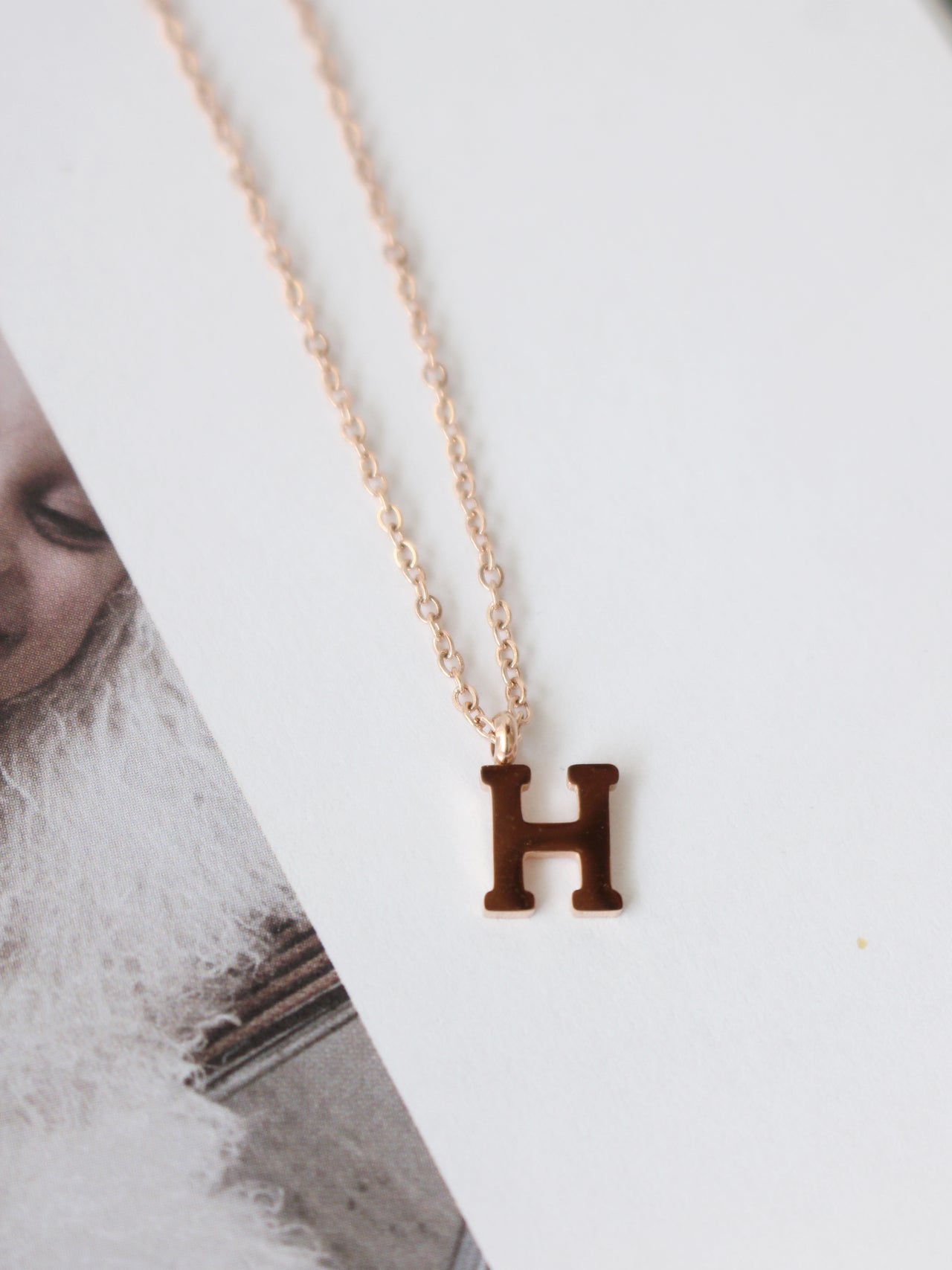 H ROSEGOLD NECKLACE