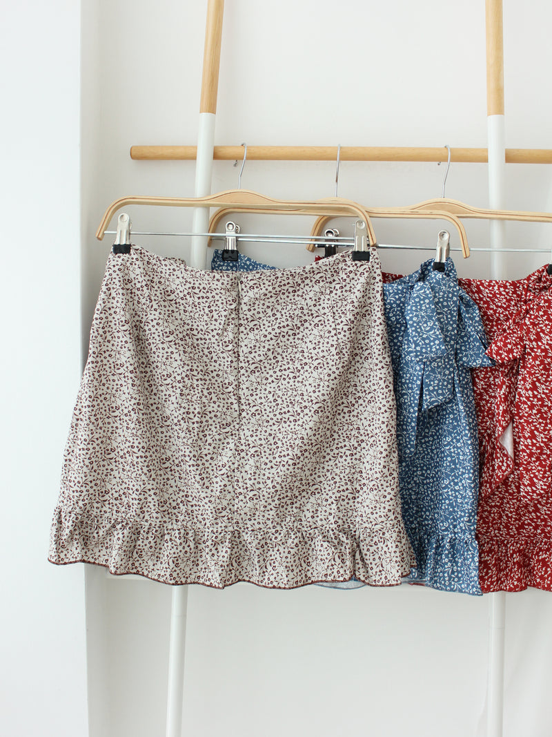 BETTA FLORAL WRAP SKIRT - LovelyMadness Clothing Malaysia