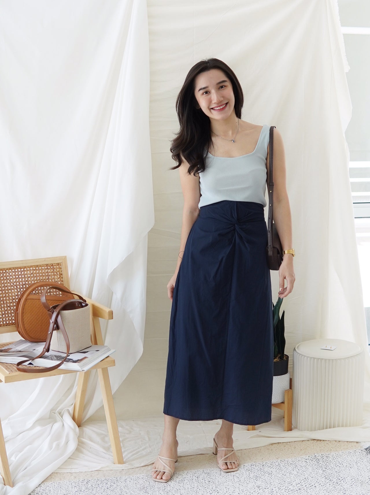 NAVY KNOT SKIRT