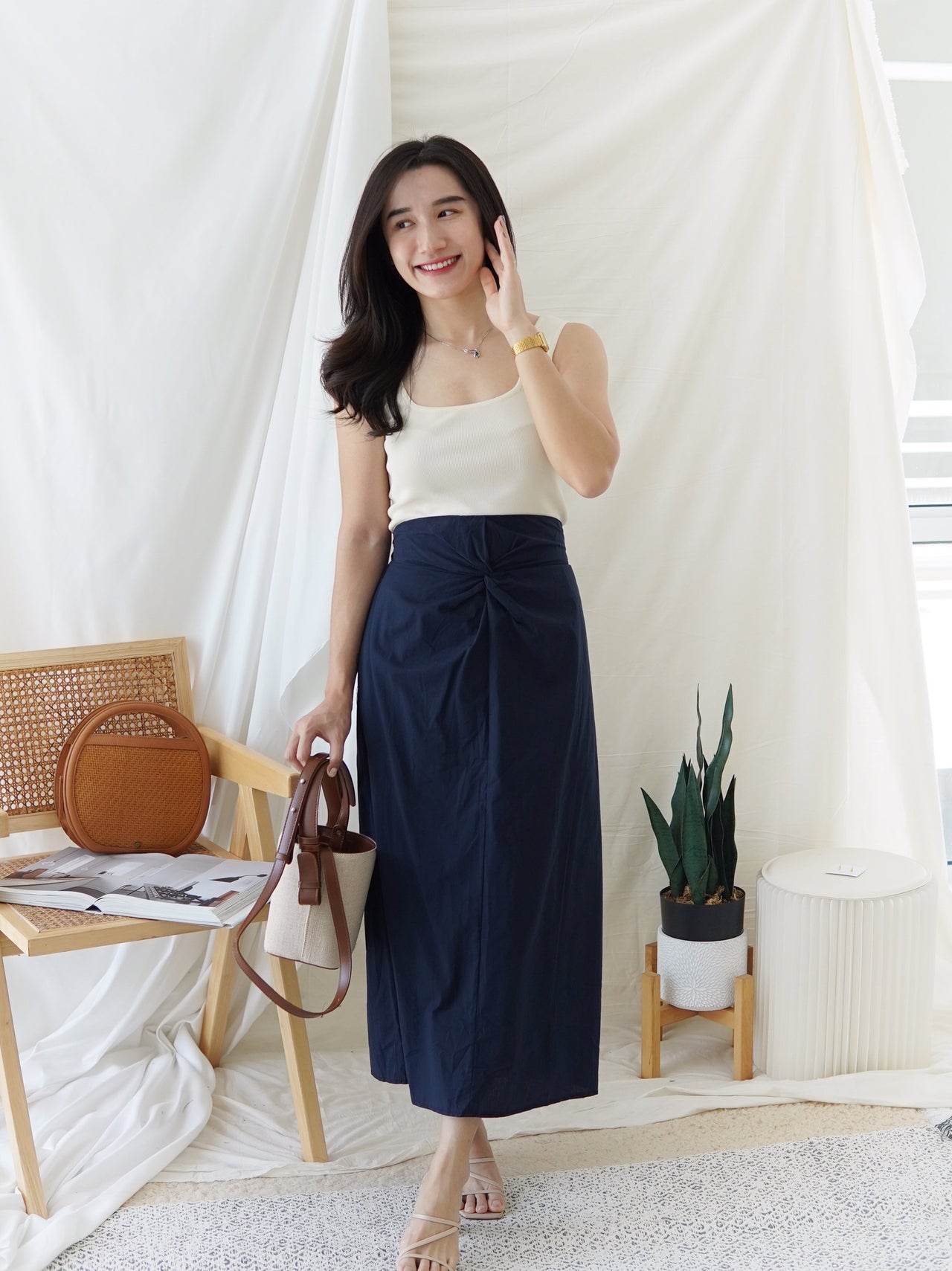NAVY KNOT SKIRT