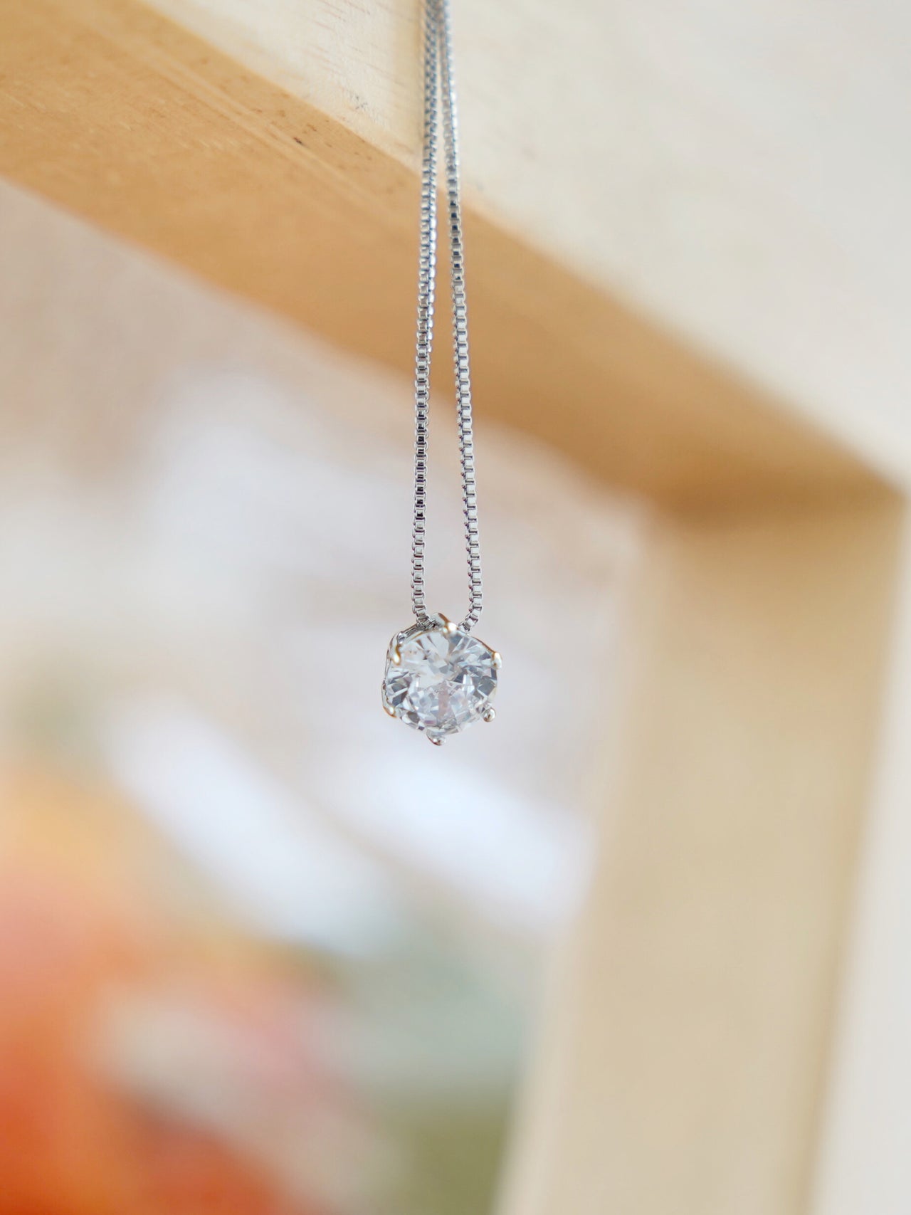 SILVER SHINNING DIAMOND NECKLACE