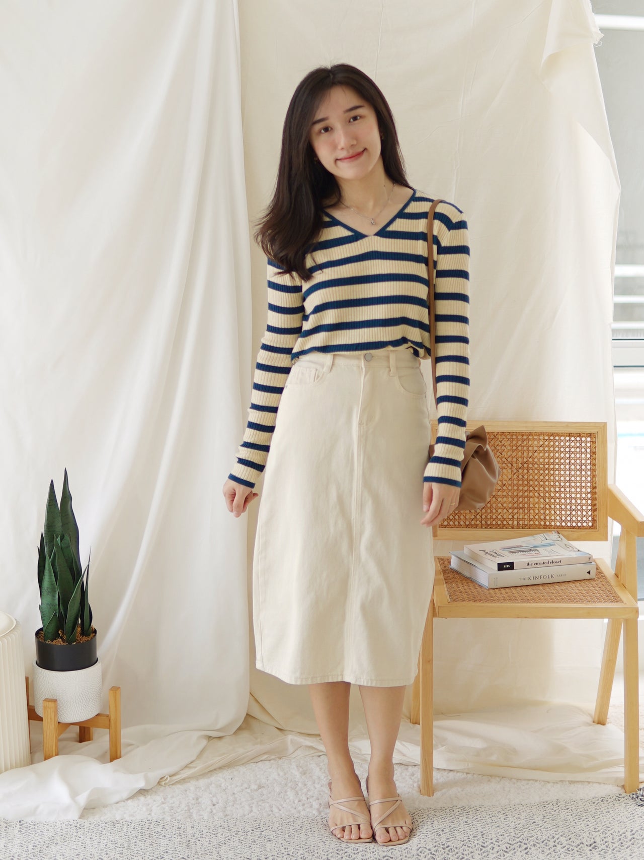 CONTRAST STRIPE V TOP