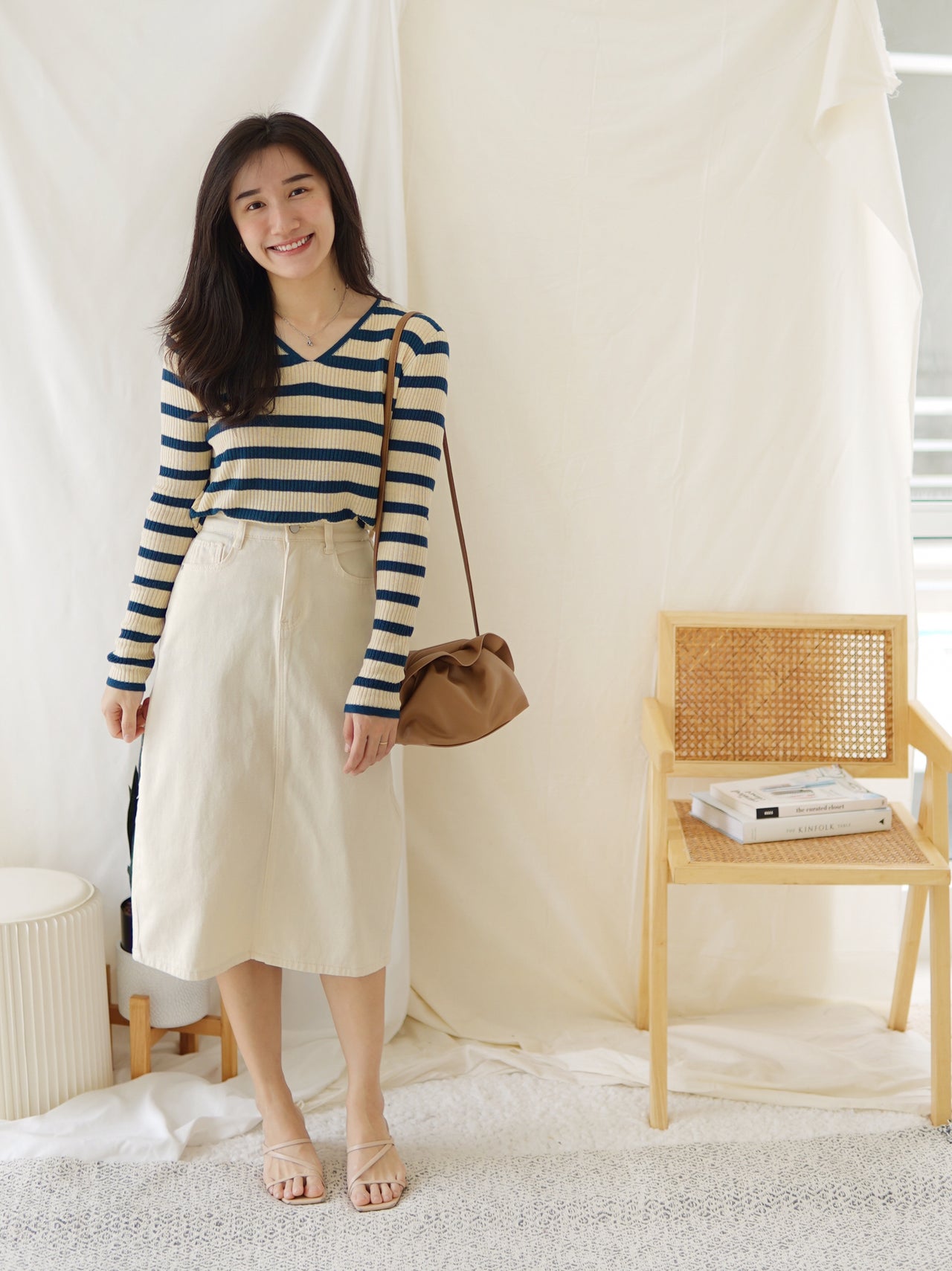 CONTRAST STRIPE V TOP